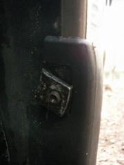 Крепление оригинального брызговика