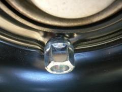 Болт на штамповке