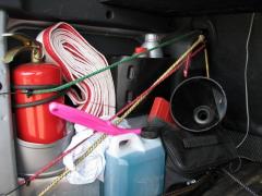 ящичек под  барахло в багажнике из канистры