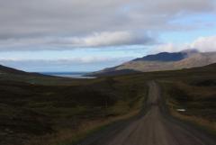 Это- обычная дорога Исландии.