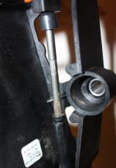 Рычаг КПП и тросики. фото 4.