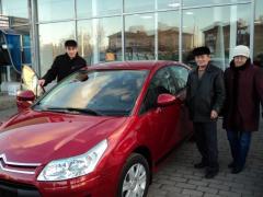 с автосалона