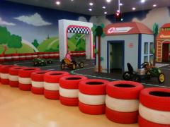 Скоро потребует настоящую машинку...