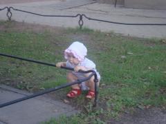 ЫЫЫ присела малышка