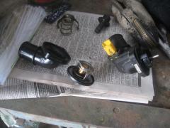 слева разобранный простой