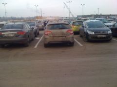 Я удачно припарковалась )) в окружении ситроенов и главное -  строго по центру ))