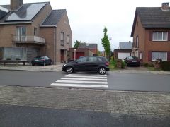 Дебилы есть везде.