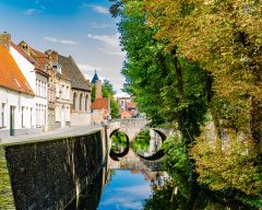 Bruges autumn. Belgium.      Унылая пора! Oчей очарованье! Приятна мне твоя прощальная краса — Люблю я пышное природы увяданье...