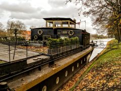 Brugge, West-Vlaanderen, плавучий дом Rio Claro