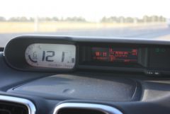 обратите внимание на скорость и температуру за бортом