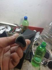 уплотнители капота на  с4 Пикассо 1