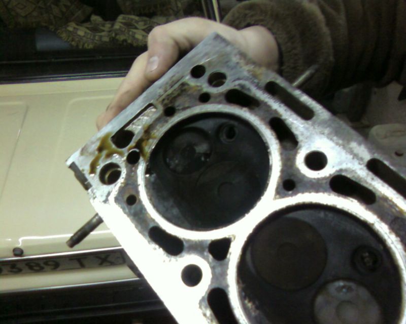 Трещина в ГБЦ от газа.jpg