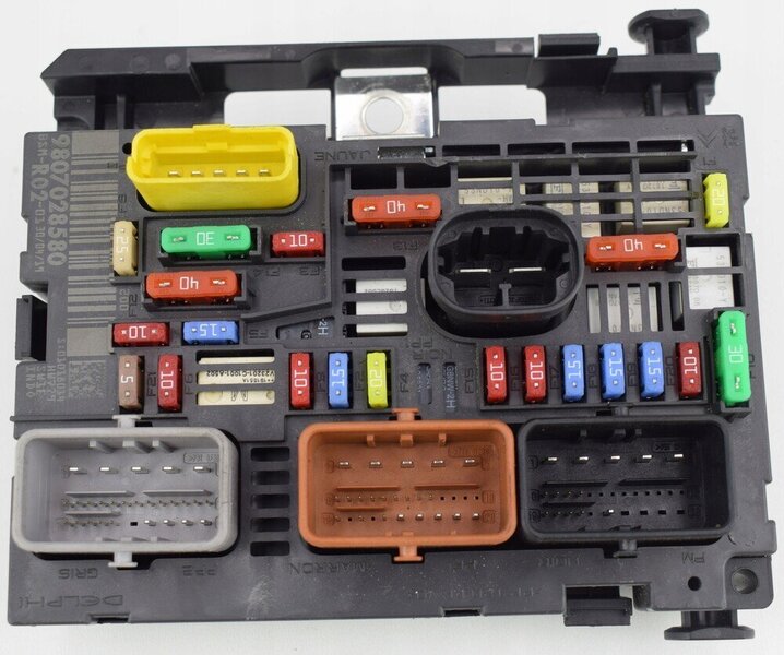 Бьщийся по VIN R-02.jpg